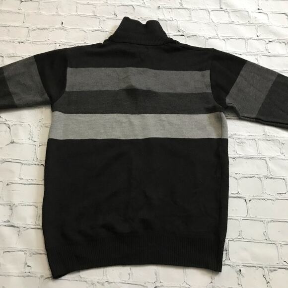 Black & Gray Casual Sweater - Picture 4 of 10